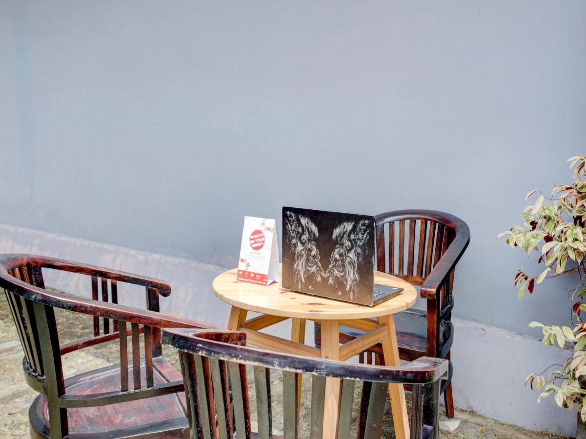 Oyo 90711 Blembong Homestay Jimbaran  Exterior photo